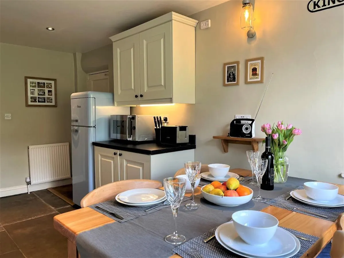 Mulberry Cottage With Wood Burner, Garden And Easy Parking Haworth Holiday home
