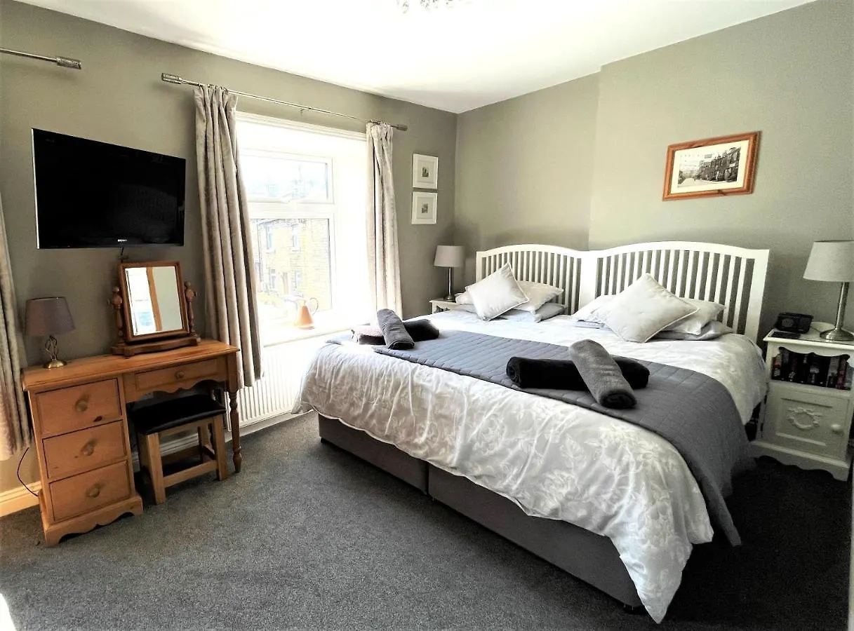 Holiday home Mulberry Cottage With Wood Burner, Garden And Easy Parking Haworth United Kingdom