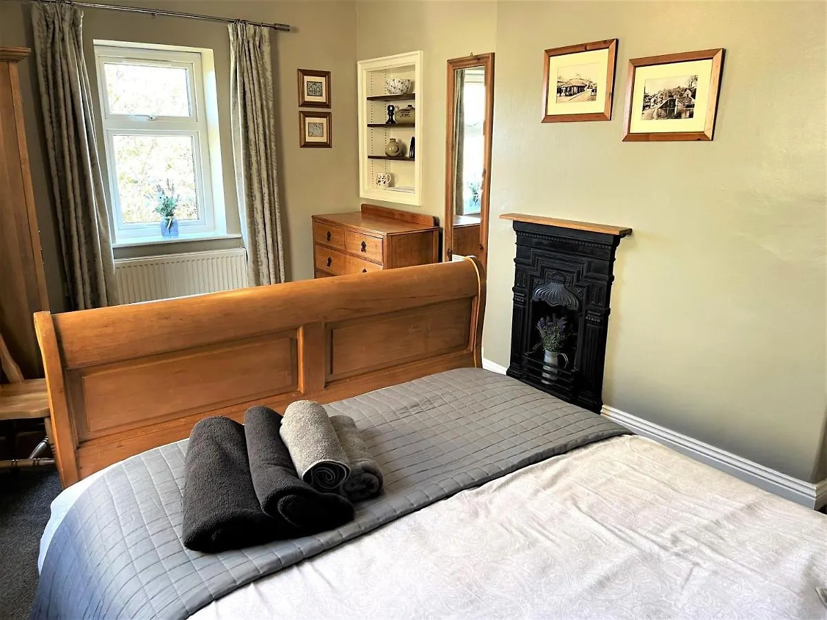 Mulberry Cottage With Wood Burner, Garden And Easy Parking Haworth 0*,