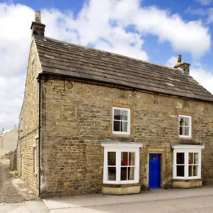  Holiday home Morton House And The Stable Block - Adjoining For Singles, Couples And Large Groups